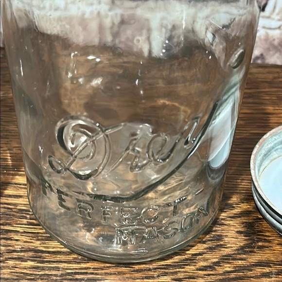 Vintage Quart Clear Glass Drey Perfect Mason Jars with vintage metals/glass lids - Picture 4 of 8